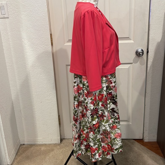 Very Beautiful Women's Floral 2 Piece Dress - Picture 3 of 10